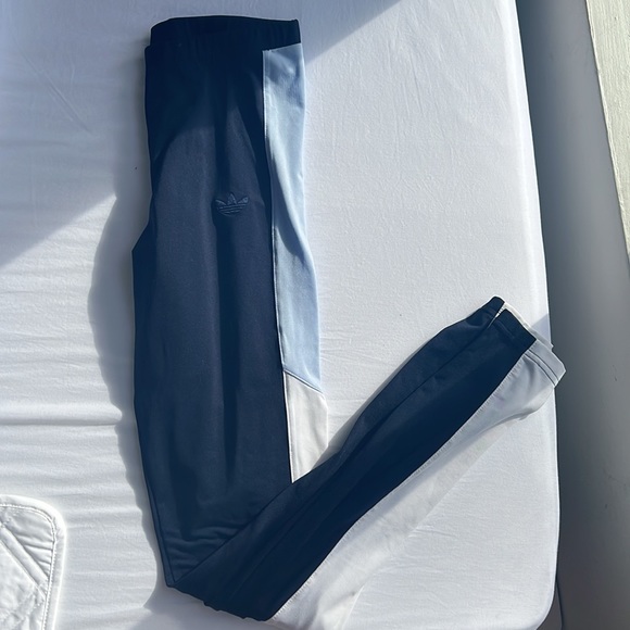 Adidas leggings - Picture 2 of 2